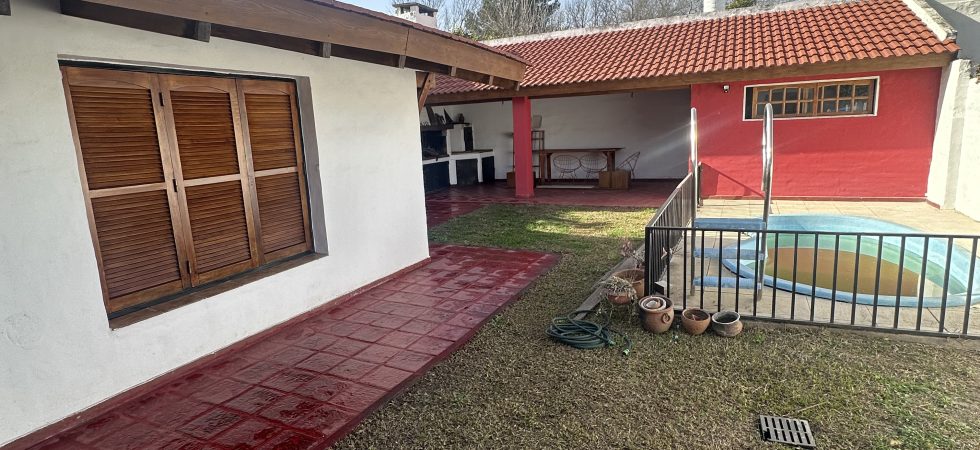 Alquilo – 3 Dormitorios – Bº Los Olmos